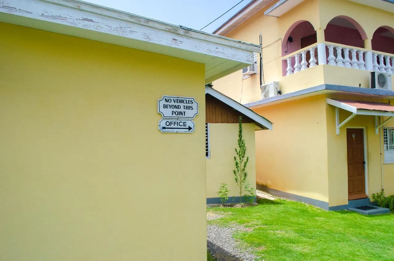 Little Shaw Park Guest House Очо-Риос Ямайка