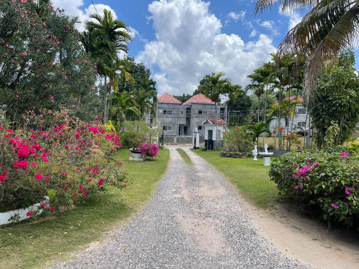 Little Shaw Park Guest House Очо-Риос Ямайка