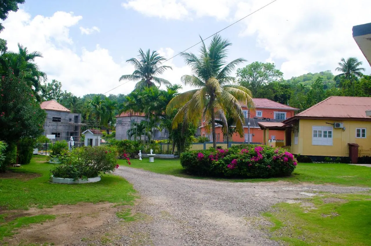 Little Shaw Park Guest House Ocho Rios 2*,