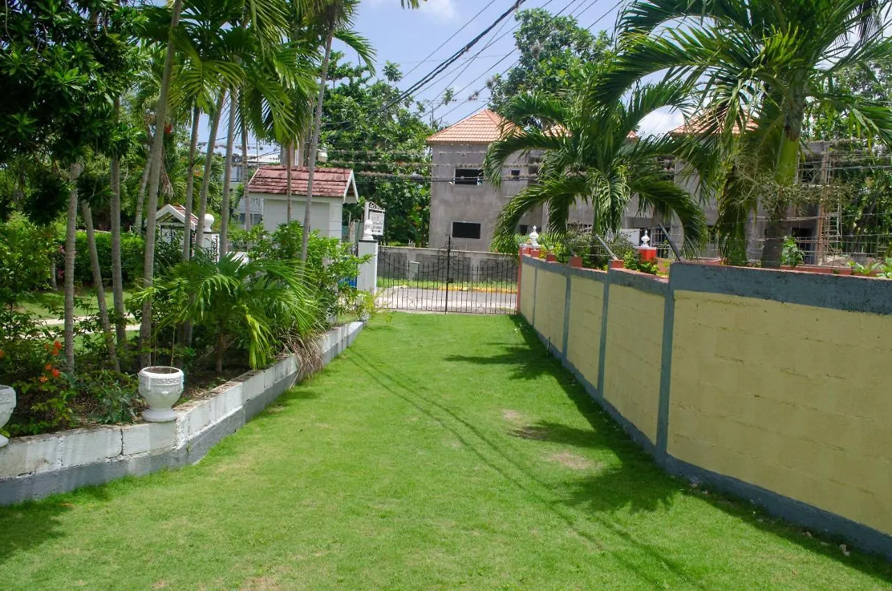 Little Shaw Park Guest House Ocho Rios