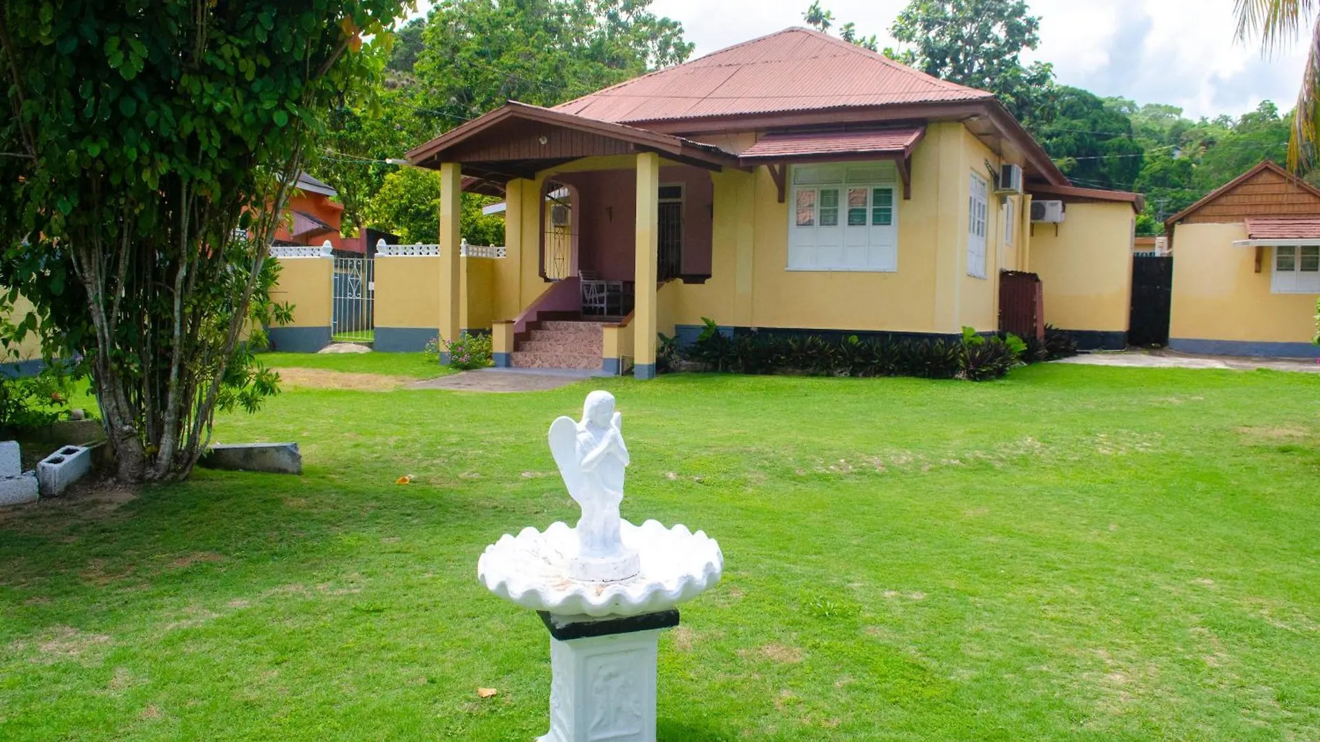 Little Shaw Park Guest House Ocho Rios 2*,  Jamaica